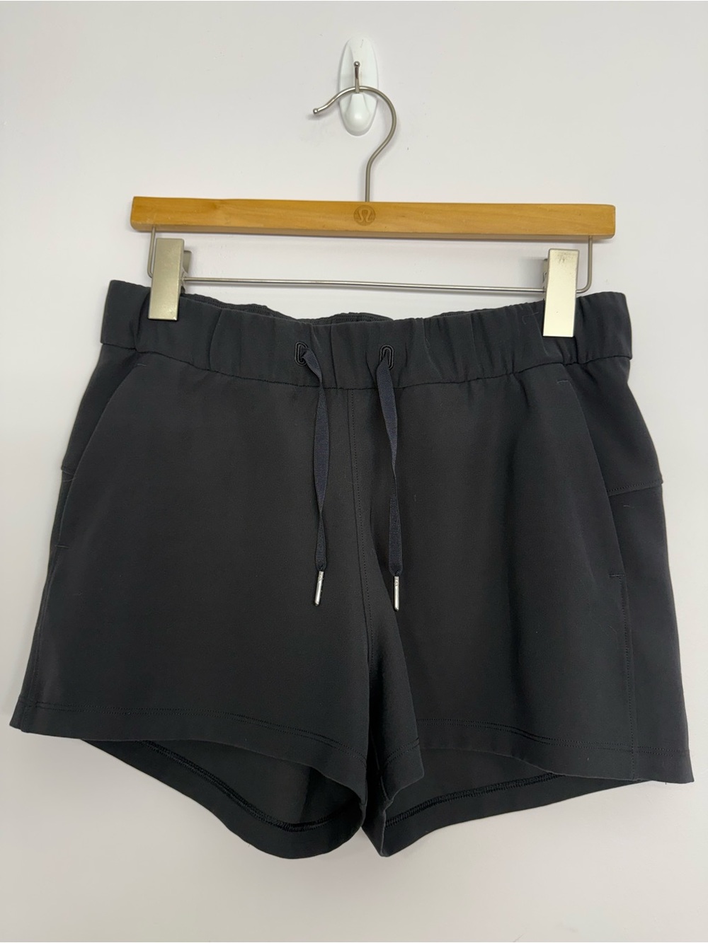 Lululemon On The Fly Short *Woven *2.5" Black Size 6
